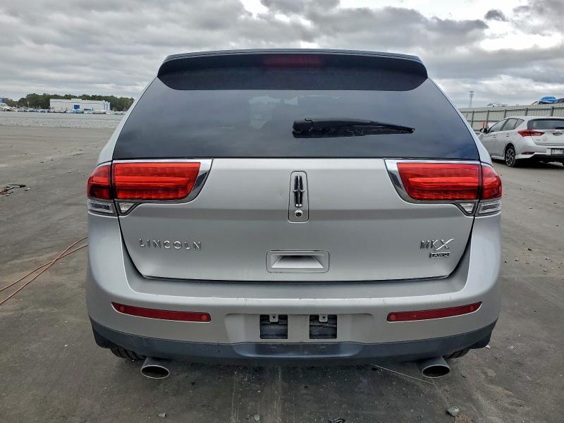 2013 Lincoln Townhouse MKX