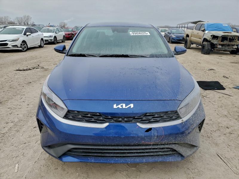 2024 KIA Forte lx