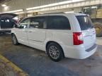 2014 Chrysler Town & Country Touring l
