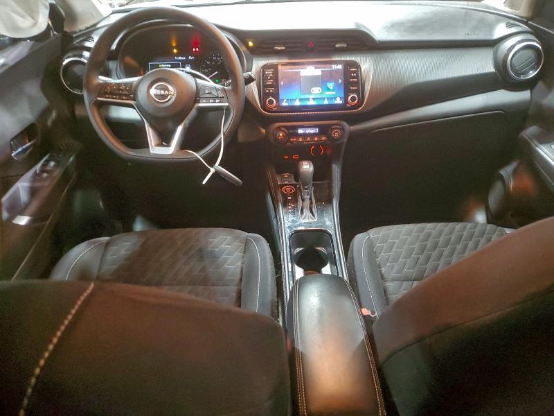 2022 Nissan Kicks sv
