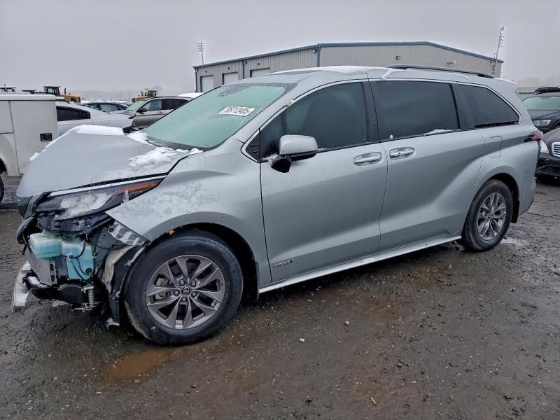 2021 Toyota Sienna xle