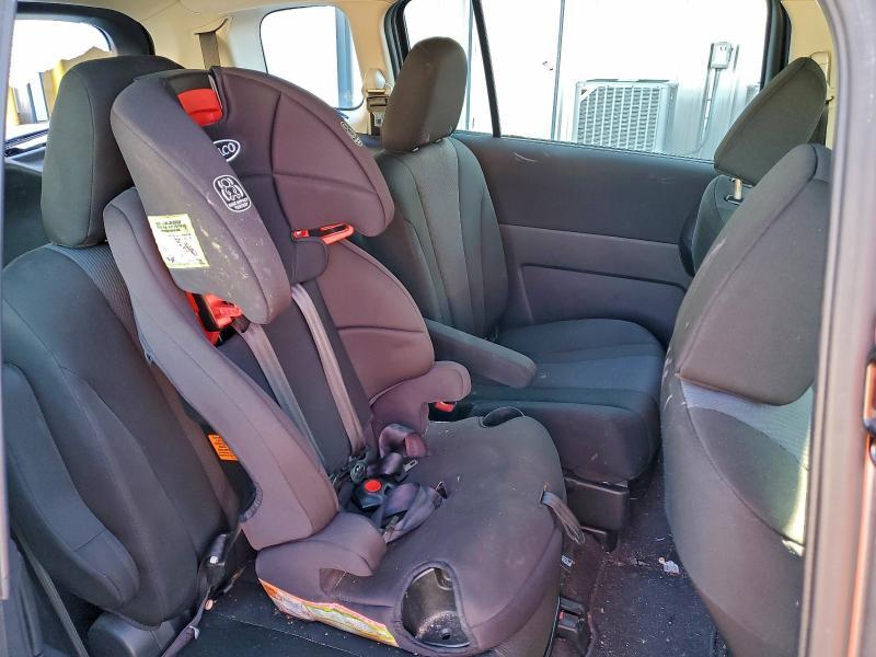 2015 Mazda 5 Sport