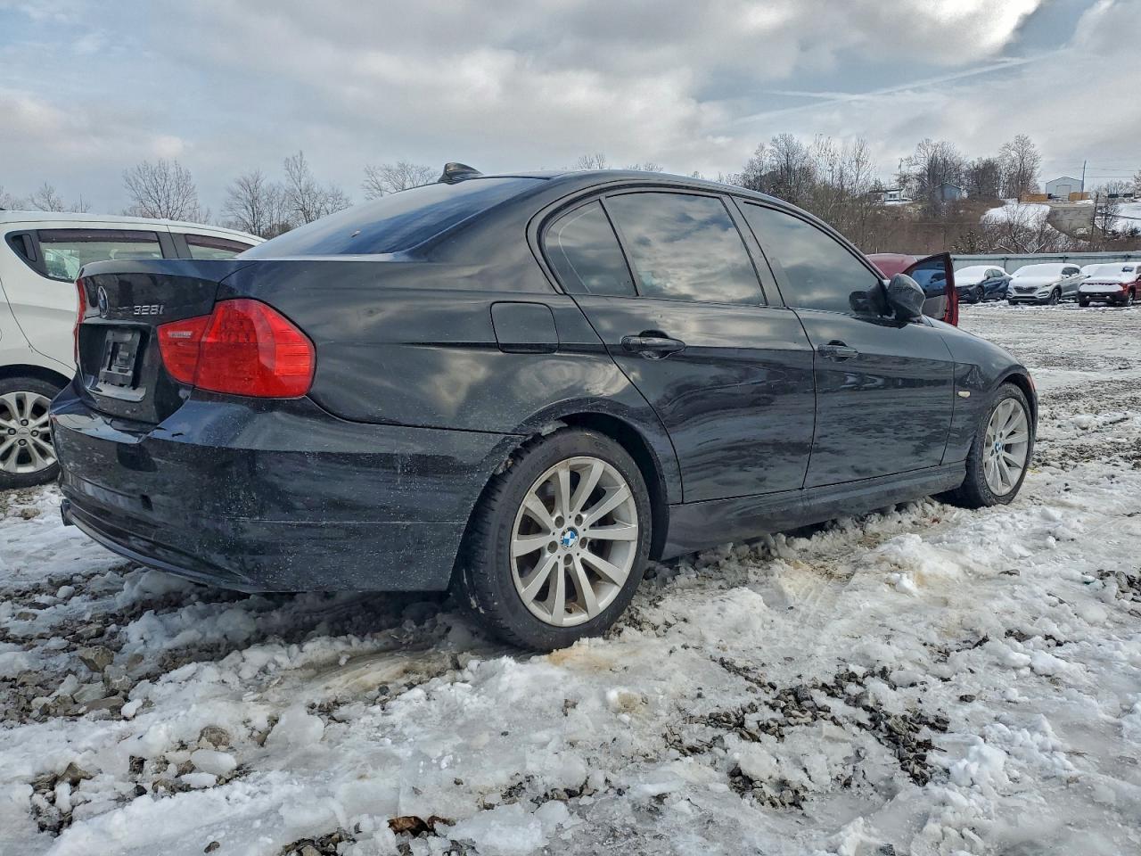 2011 BMW 328 i