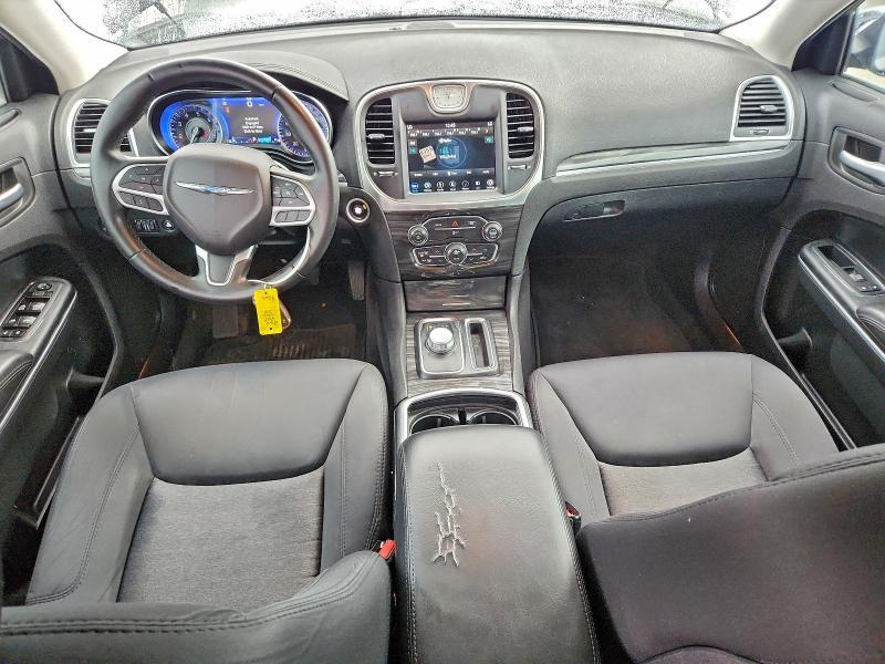 2018 Chrysler 300 Touring