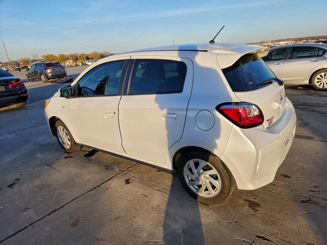 2024 Mitsubishi Mirage es