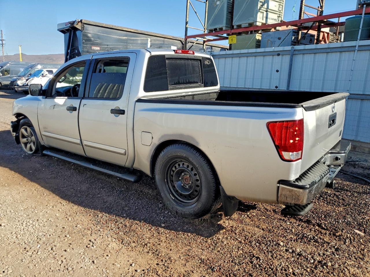 2014 Niss Titan