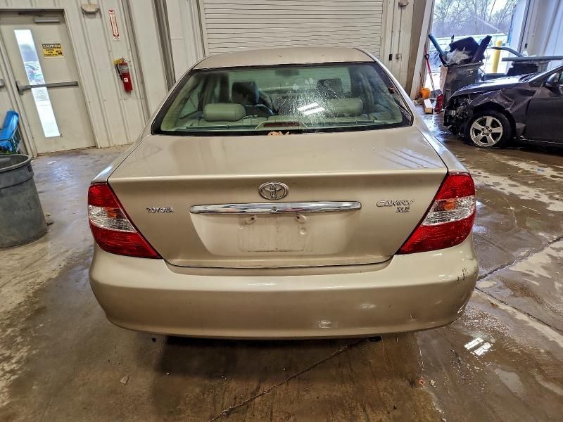 2004 Toyota Camry le