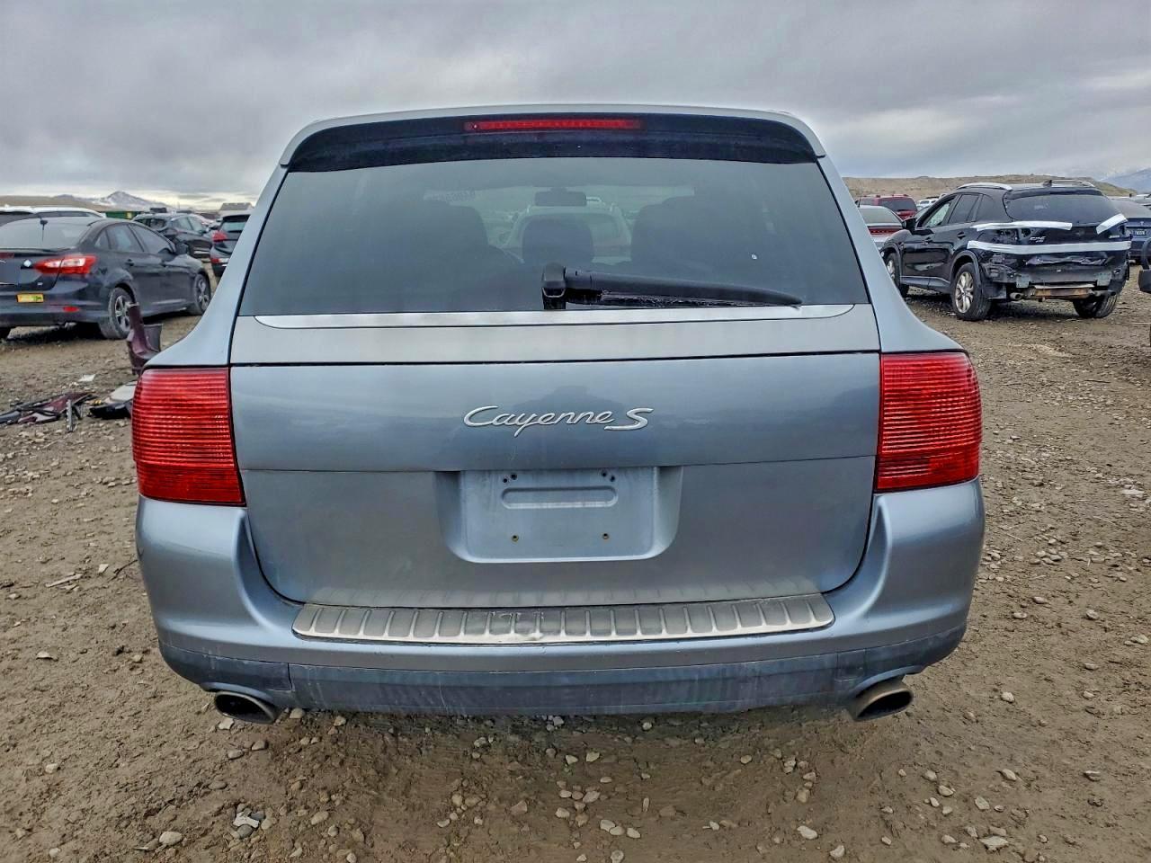2004 Porsche Cayenne s