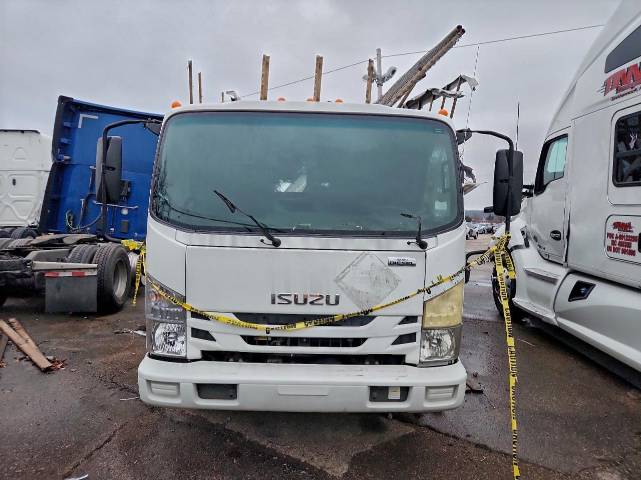 2018 Isuzu NPR BOX Truck