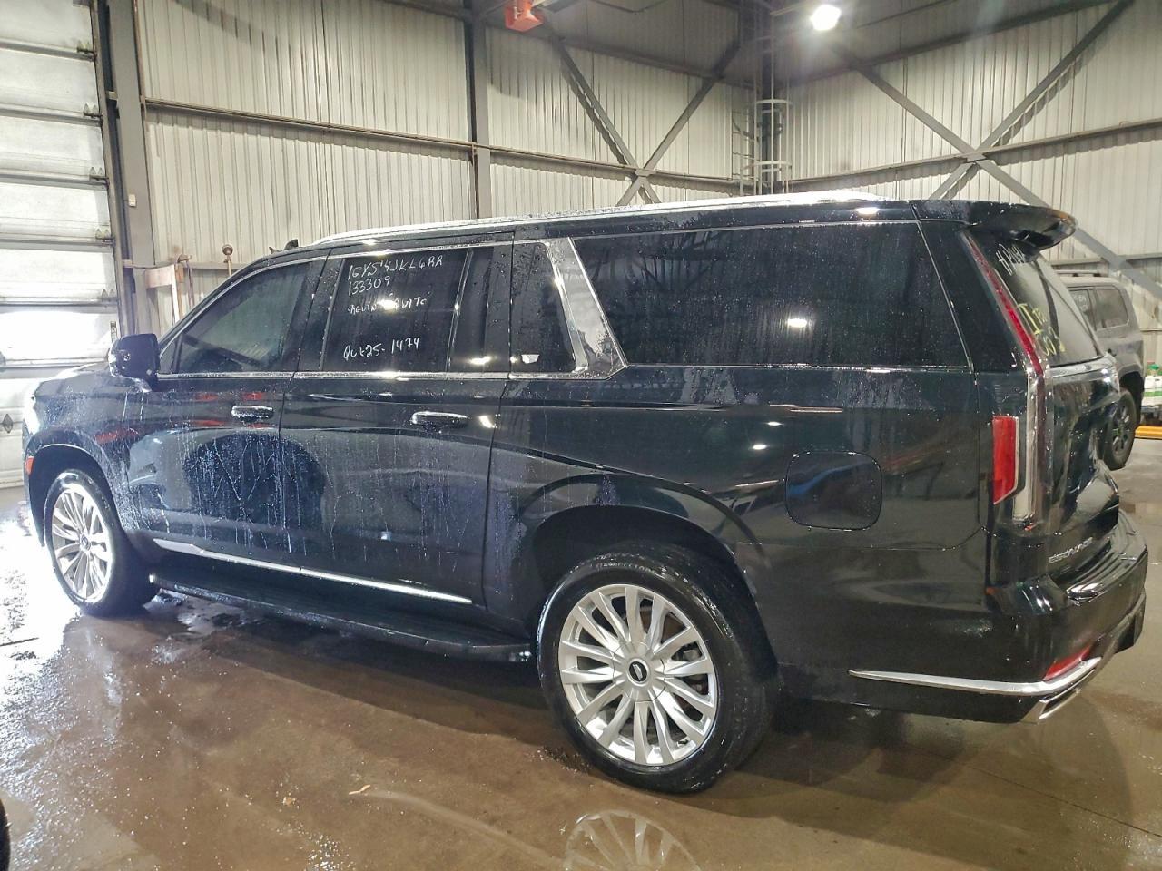 2024 Cadillac Escalade esv Luxury