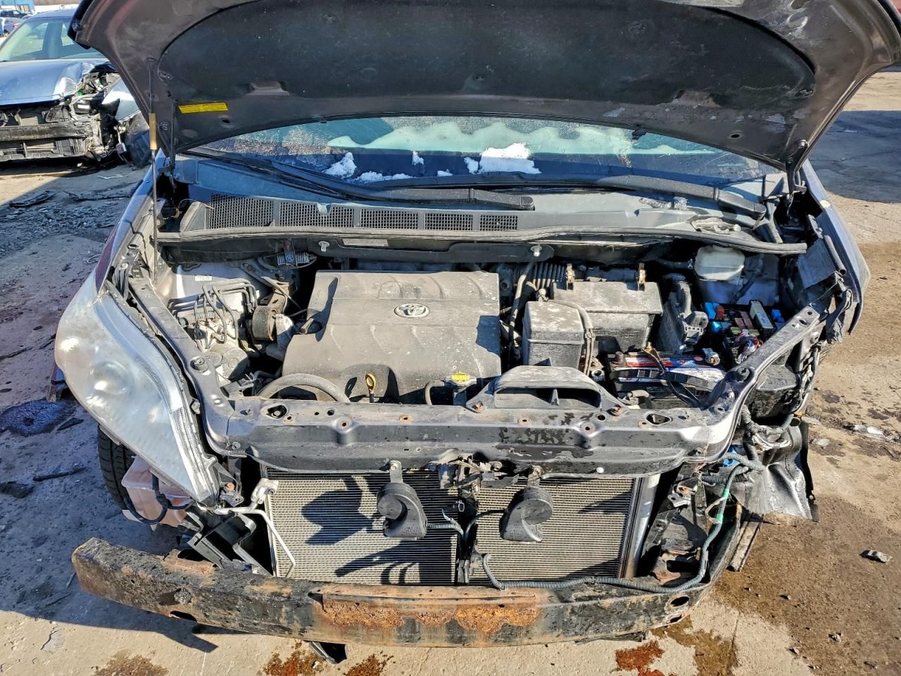 2012 Toyota Sienna le