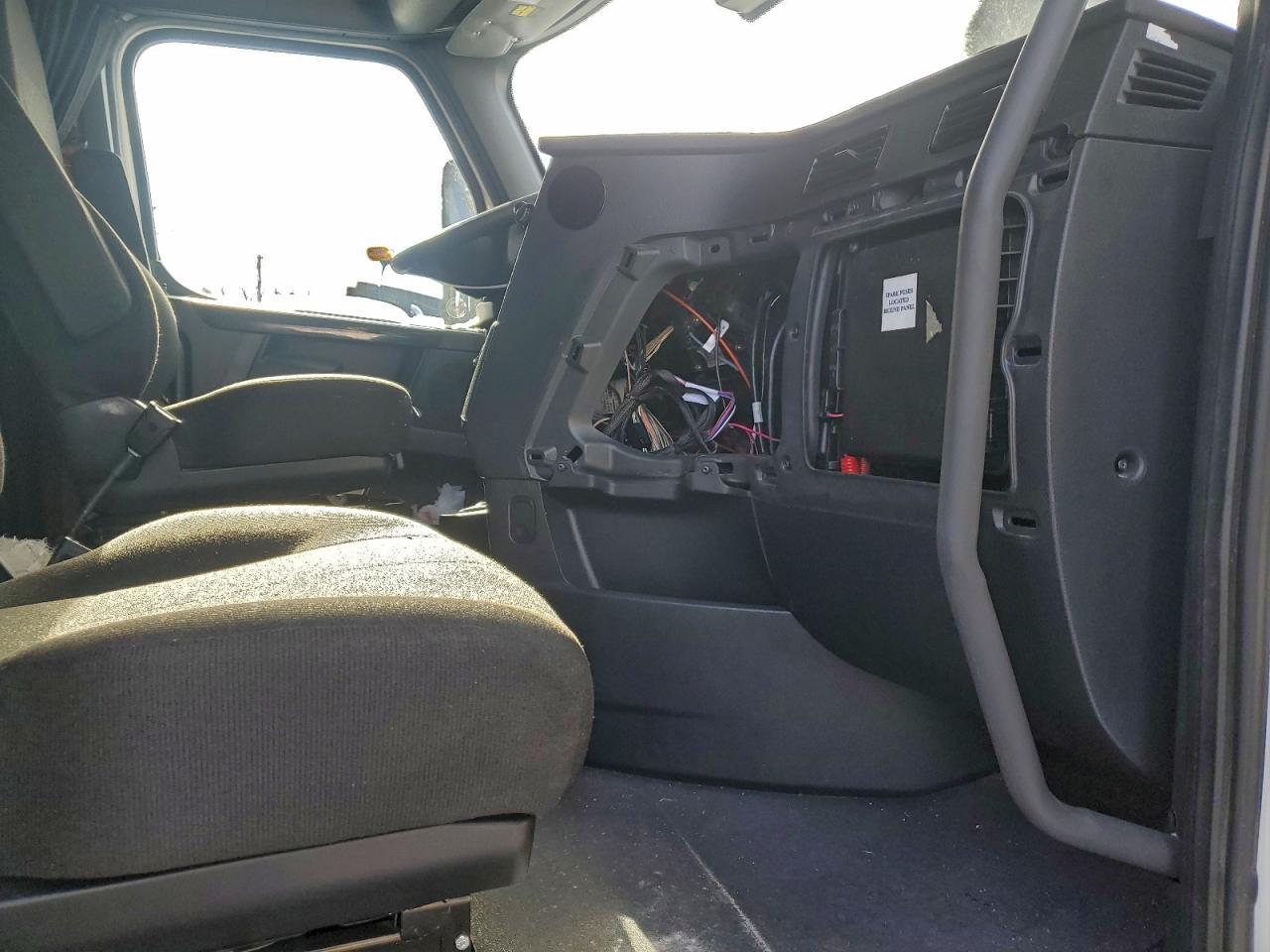 2023 Freigliner 2023 Freightliner Cascadia 126 Semi Truck