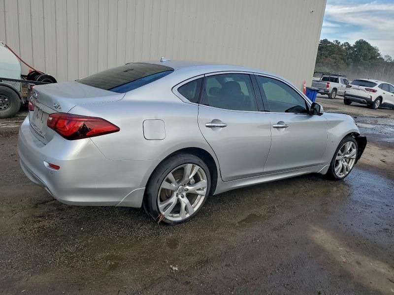 2016 Infiniti Q70 3.7
