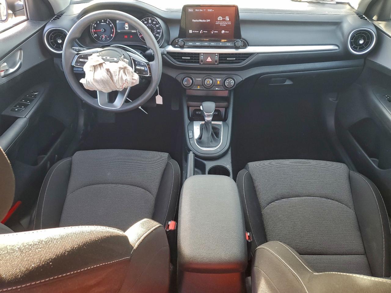 2023 KIA Forte lx