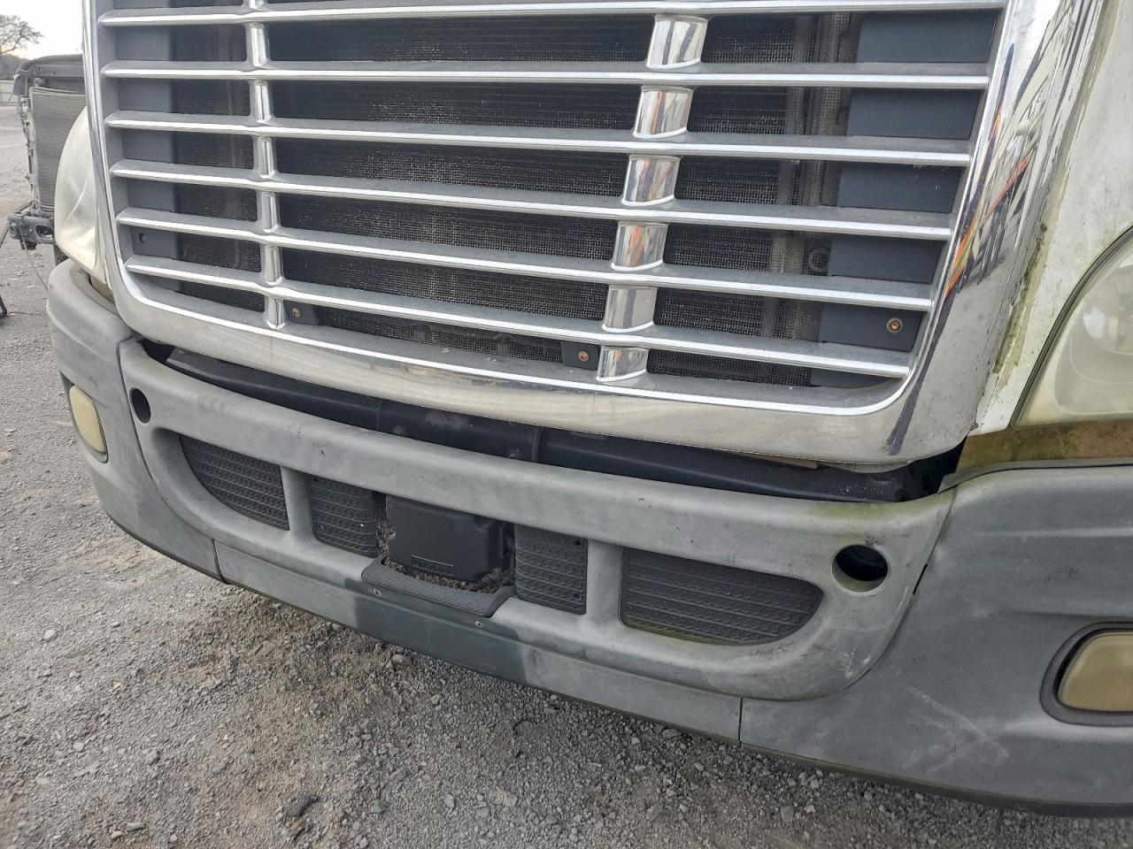 2015 Freightliner Cascadia Semi Truck