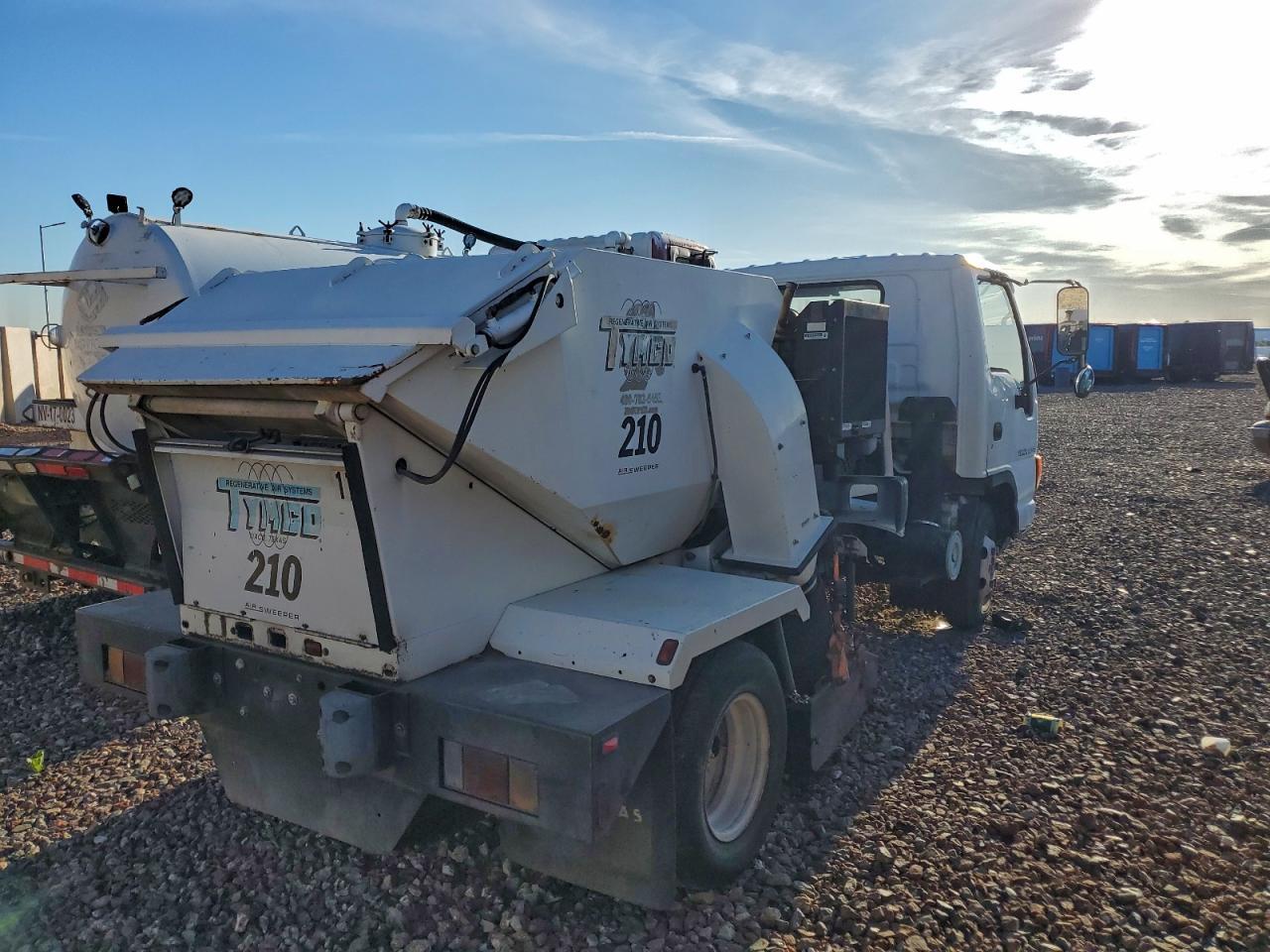 1999 Isuzu NPR