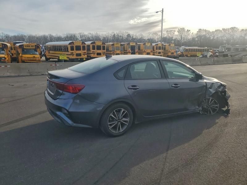 2023 KIA Forte lx