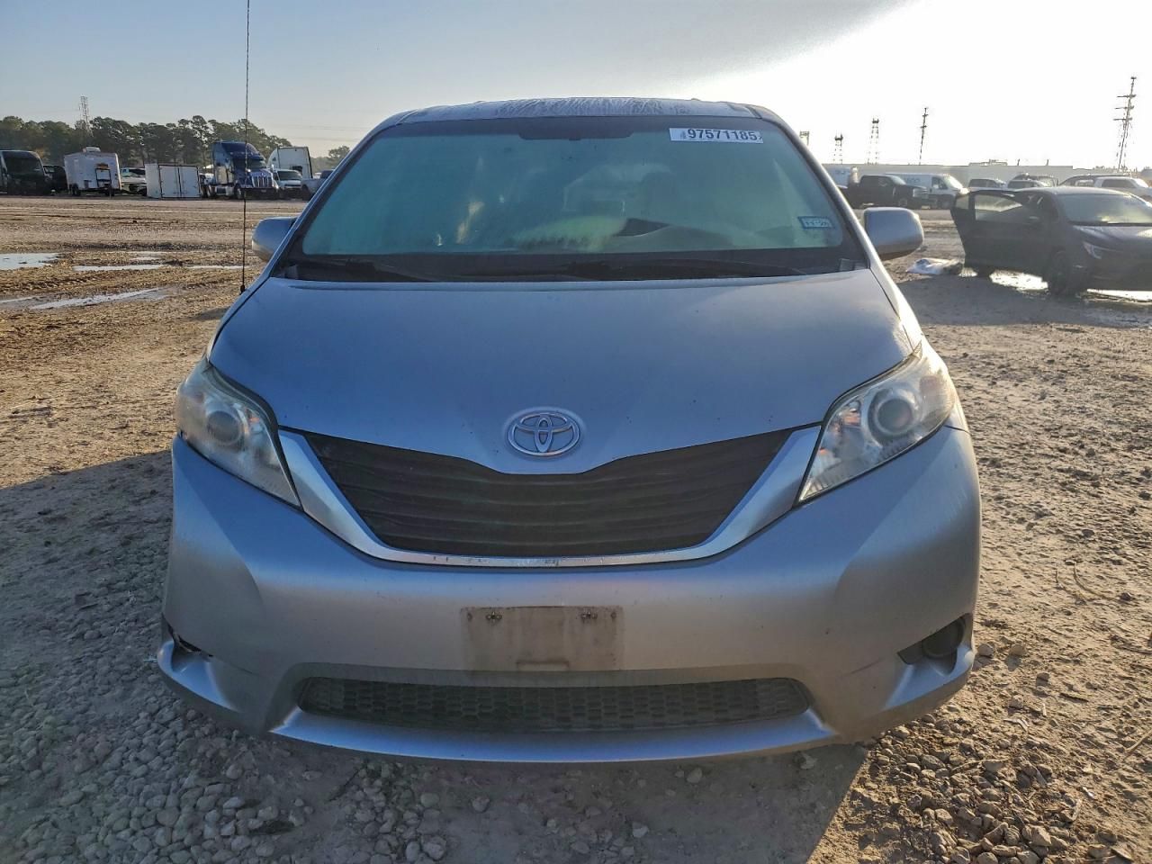 2011 Toyota Sienna le