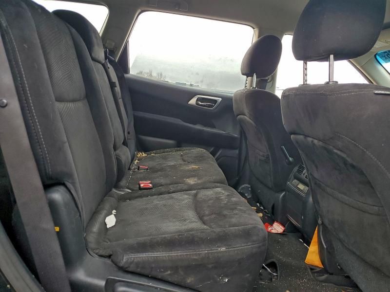 2015 Nissan Pathfinder s