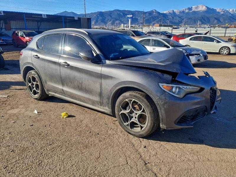 2018 Alfa Romeo Stelvio Sport