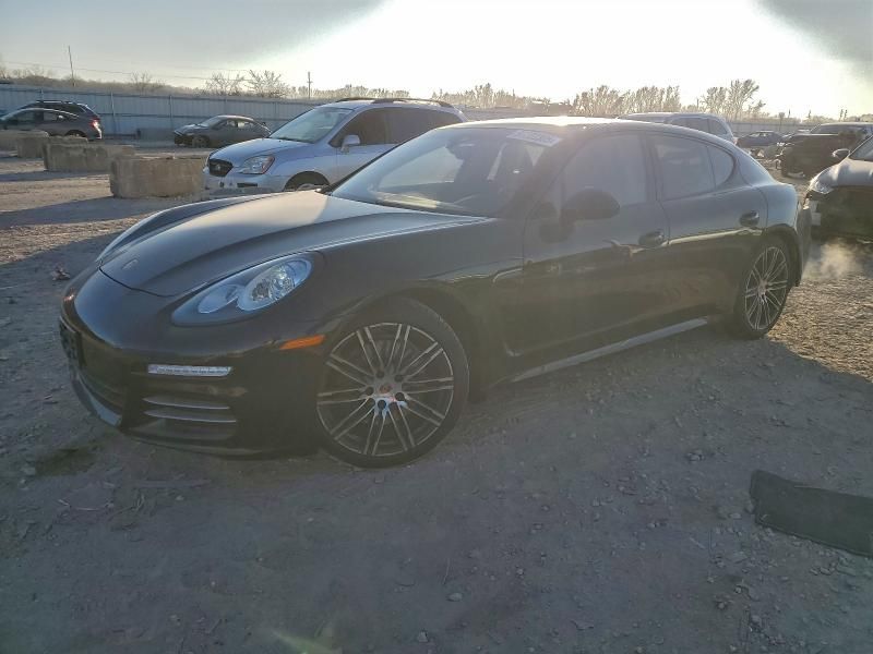 2016 Porsche Panamera 2