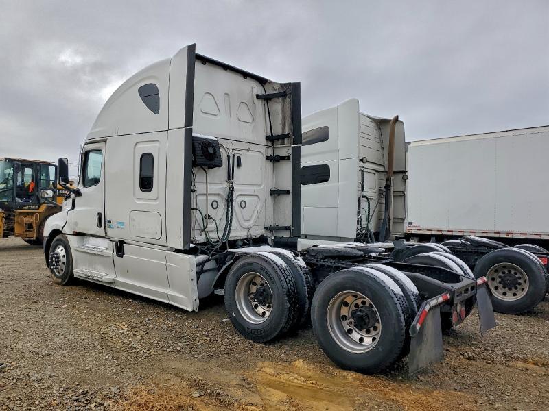 2021 Freightliner Cascadia 126