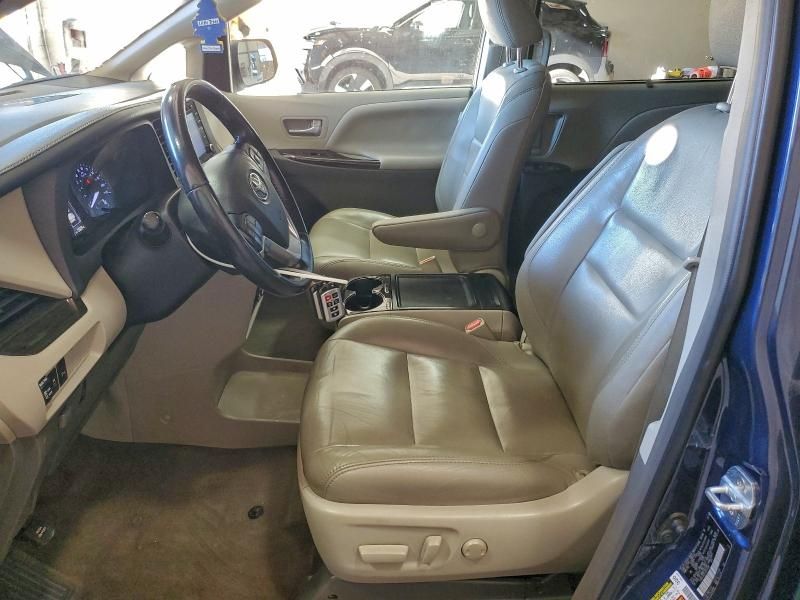 2018 Toyota Sienna xle