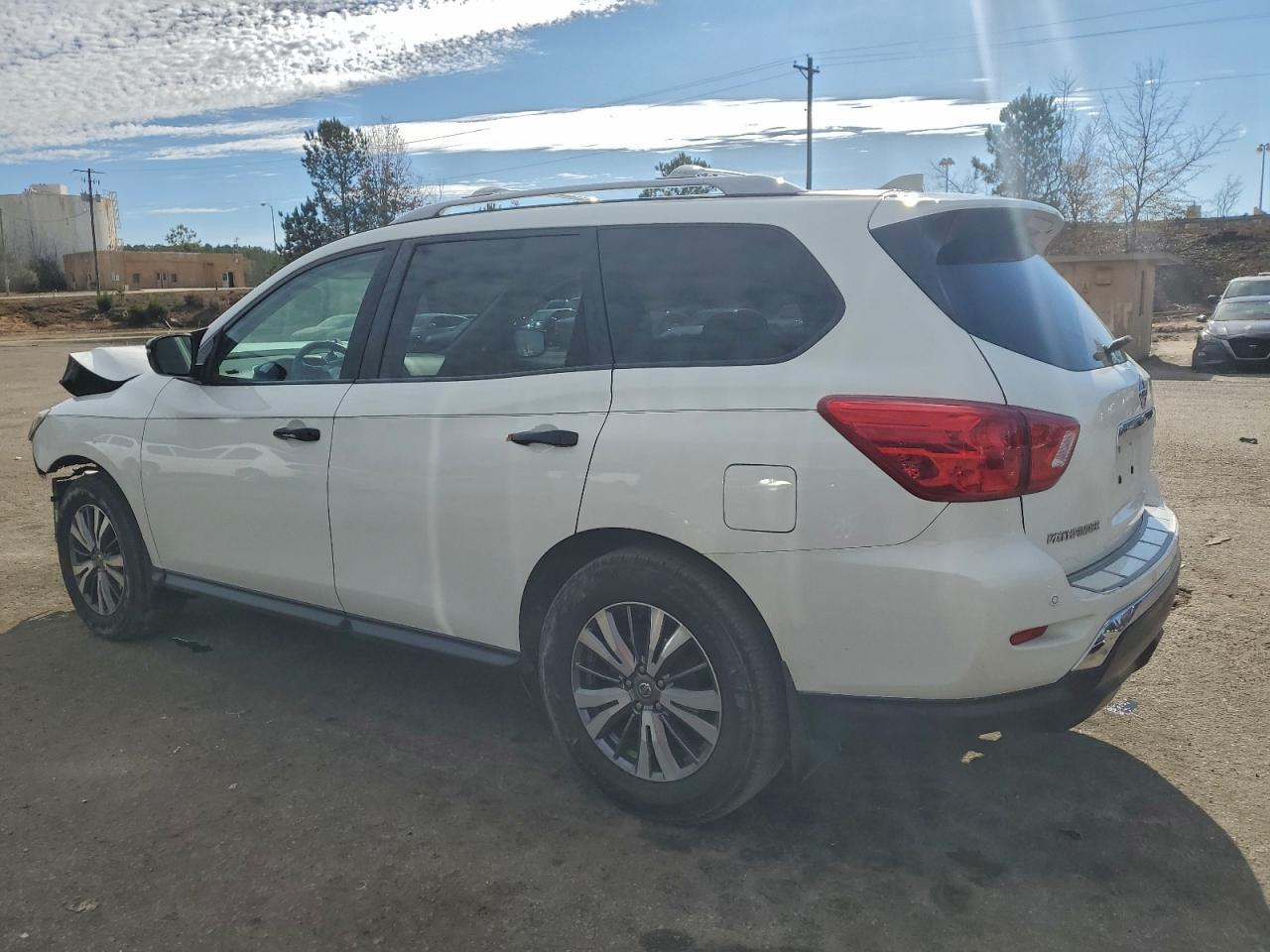 2020 Nissan Pathfinder s