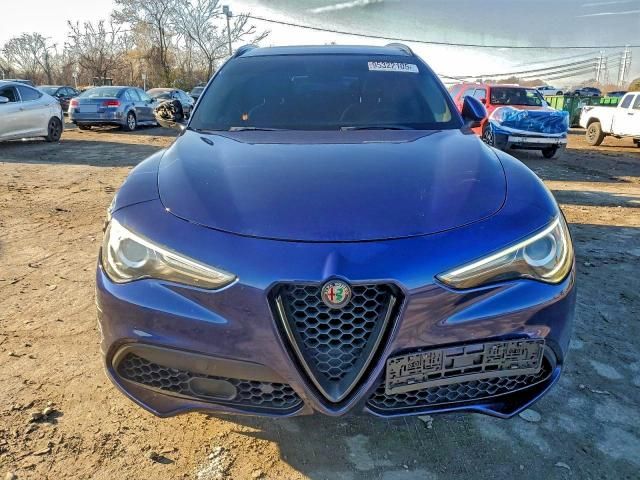 2018 Alfa Romeo Stelvio Sport