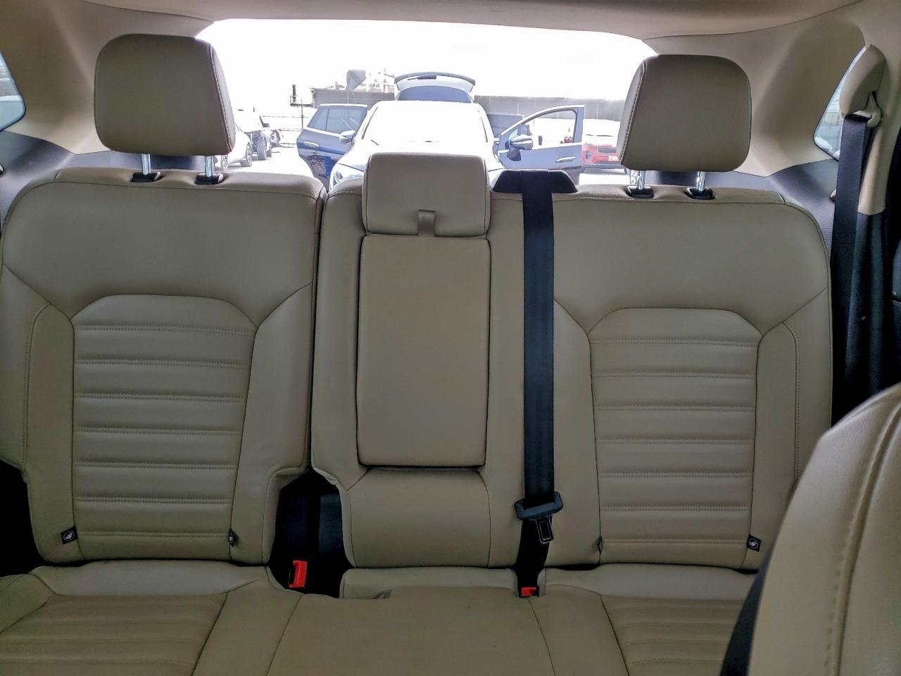 2019 Ford Edge sel