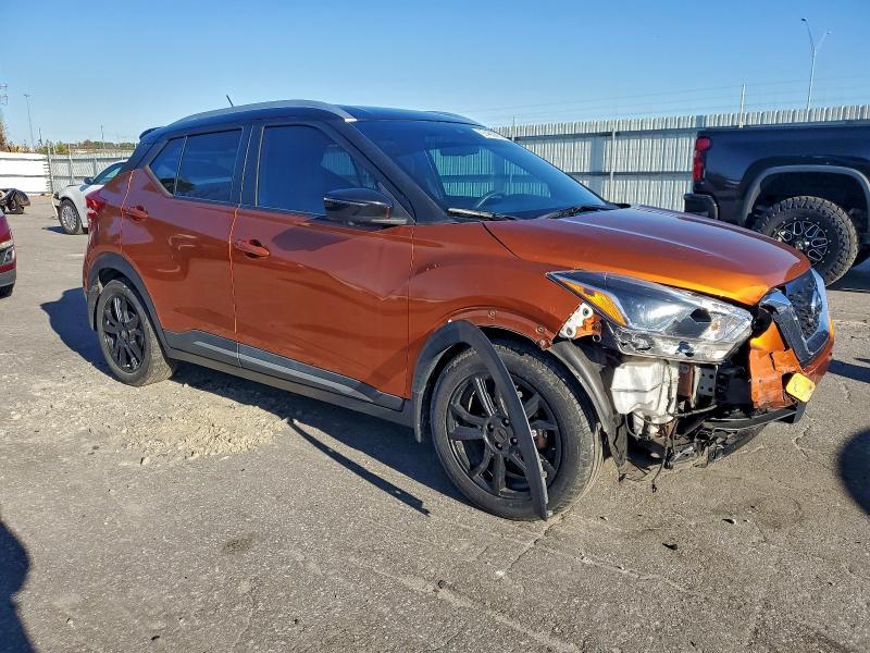2020 Nissan Kicks sr