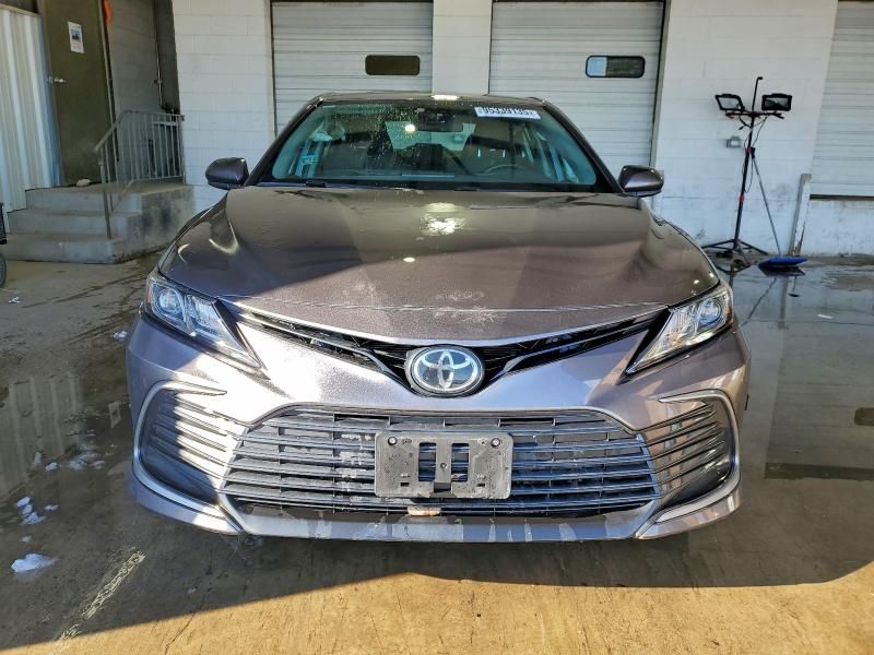 2024 Toyota Camry le