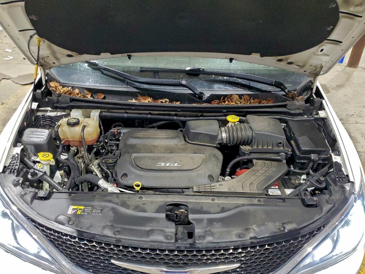 2017 Chrysler Pacifica Touring l