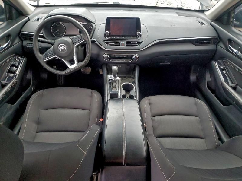 2021 Nissan Altima sv