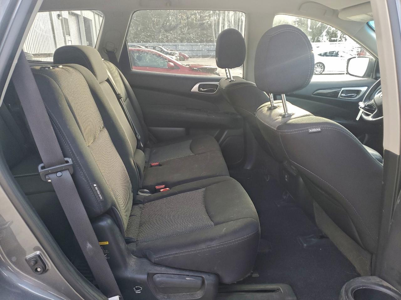 2018 Nissan Pathfinder s