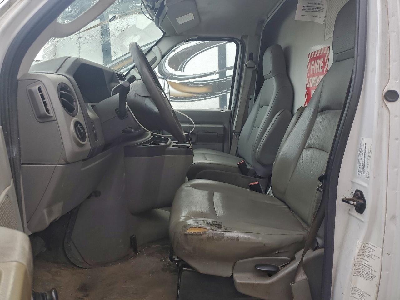 2013 Ford E350 BOX Truck