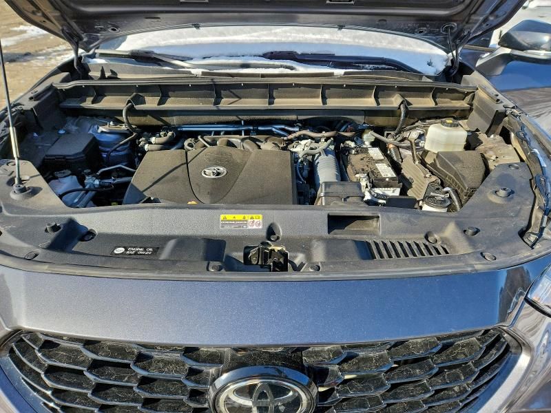 2022 Toyota Highlander xse