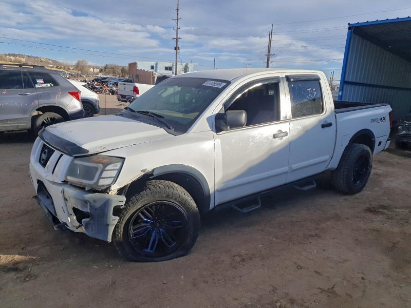 2010 Nissan Titan se