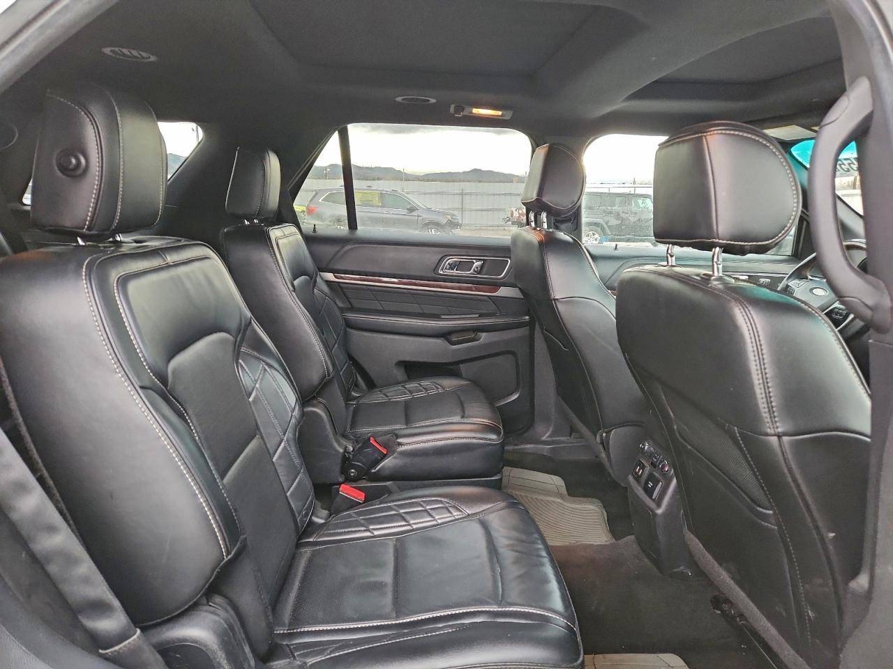 2017 Ford Explorer Platinum