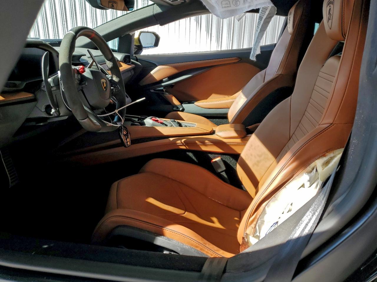 2025 Lamborghini Revuelto