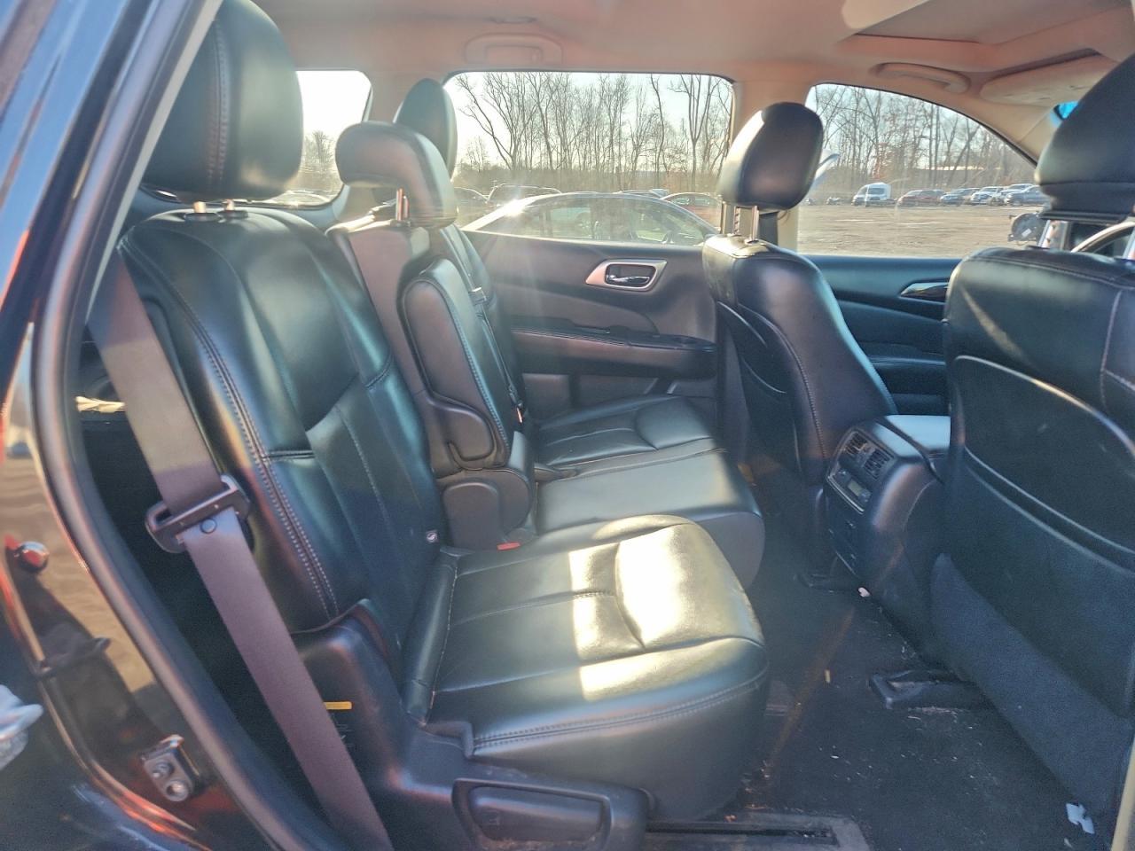 2015 Nissan Pathfinder s