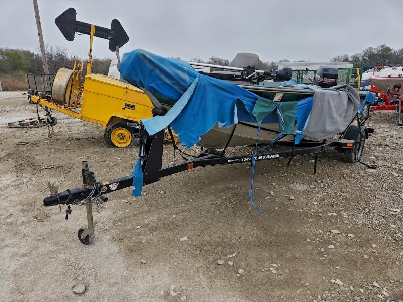 1999 Tracker Boat