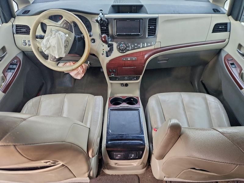 2012 Toyota Sienna xle