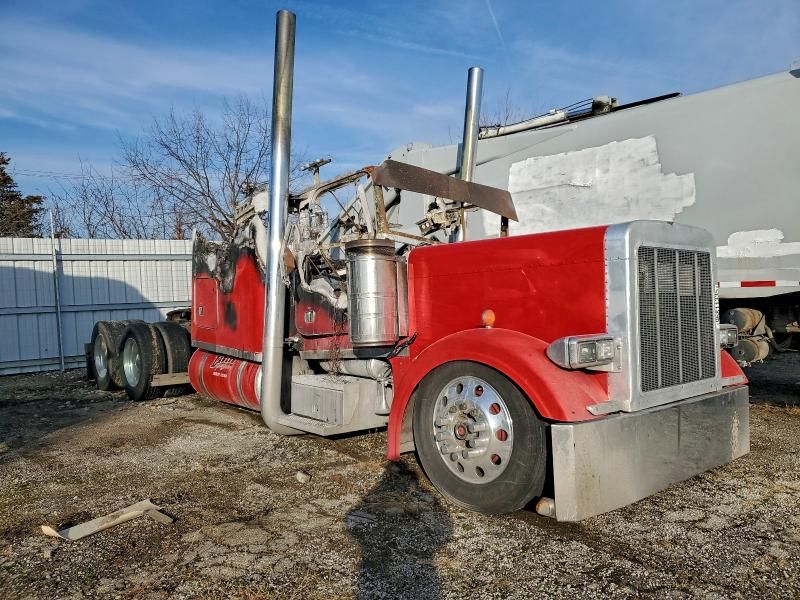 2001 Peterbilt Tractor 2001 Peterbilt 379 Semi Truck