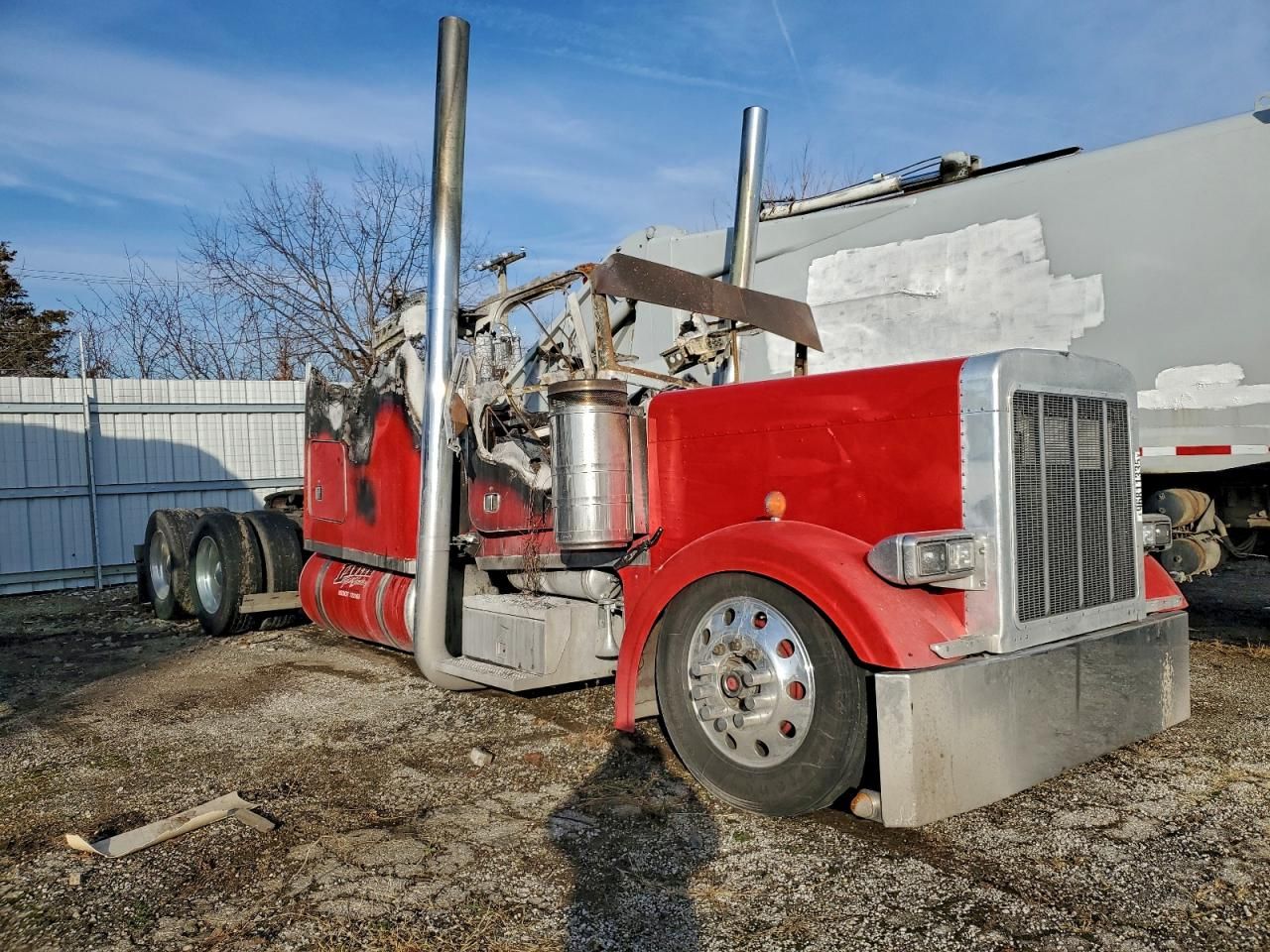 2001 Peterbilt Tractor 2001 Peterbilt 379 Semi Truck