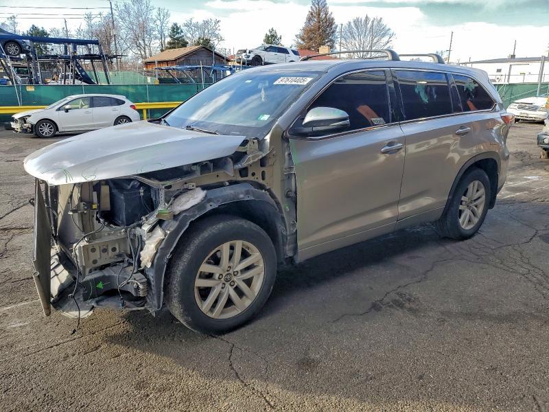 2016 Toyota Highlander le