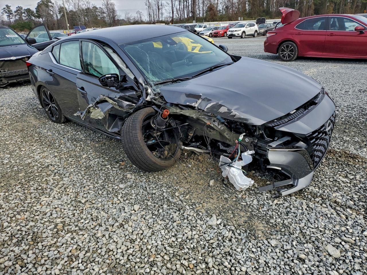 2025 Nissan Altima sr