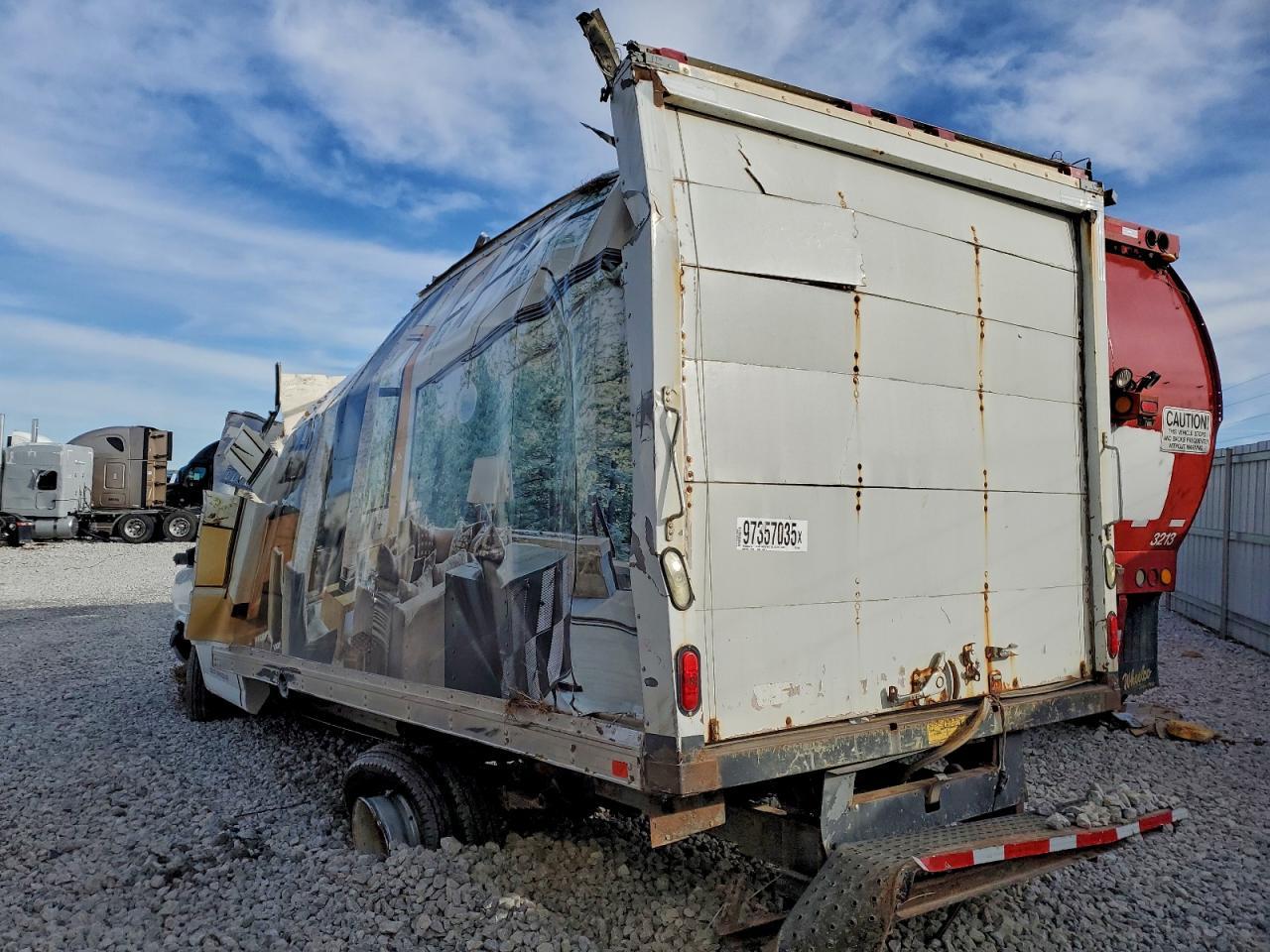 2013 Chevrolet Express BOX Truck