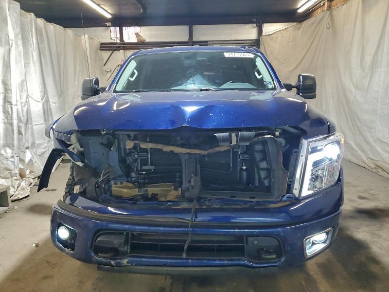 2018 Nissan Titan sv