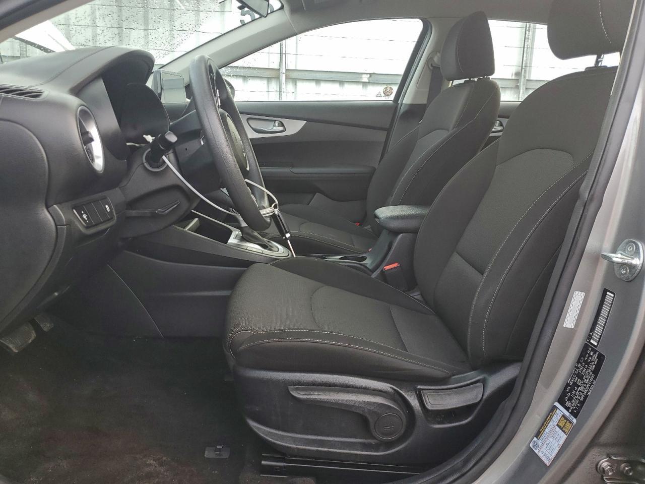 2023 KIA Forte lx
